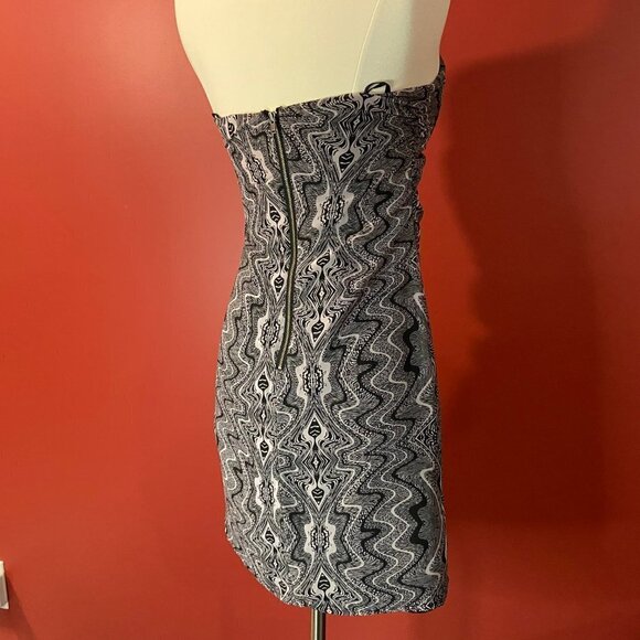 Guess Women's Ruffled Black/Beige Strapless Dress - Juniors Size 7 - Picture 3 of 4